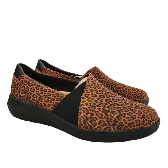 Clarks Women's Kayleigh Step Loafer, Dark Tan Cheetah Print Suede, 6 Wide - Picture 1 of 7
